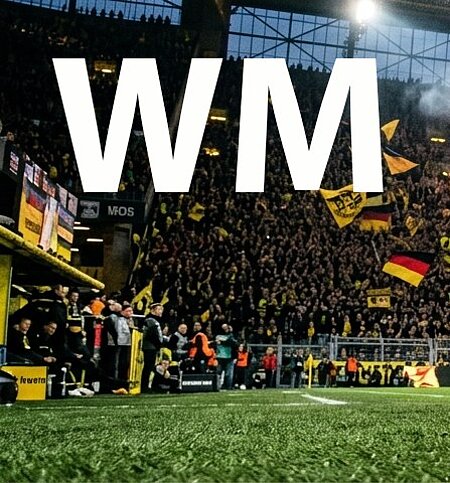 In vier Wochen ist Anpfiff!

Die Fußball-WM 2026 startet.

Doch neben Traumtoren rückt leider oft etwas anderes ins Flutlicht: Sportwetten.

Wir von der Landesstelle Glücksspielsucht in Bayern warnen: Der vermeintliche Kick beim Tippen wird schnell zum Eigentor. Die Gefahren sind massiv. Aus Spaß kann eine Glücksspielsucht werden. Die Folgen sind oft ruinös: hoher Geldverlust, tiefe Schuldenfallen und in der Verzweiflung manchmal sogar die Beschaffungskriminalität, um an neues Geld zu kommen. 

Macht euch bitte immer eines bewusst: Am Ende gibt es bei diesen Wetten nur einen wirklichen Gewinner – und das sind die Anbieter. 

Dabei braucht echter Sport den künstlichen Nervenkitzel aus dem Portemonnaie überhaupt nicht. Er braucht auch keine aggressive Wettwerbung in den Stadien. 

Echte Faszination entsteht auf dem Rasen, durch ein packendes Spiel. Und sonst durch nichts. 

Genießt die WM, aber ohne Einsätze. 

#WM2026 #Sportwetten #Glücksspielsucht #Prävention #fussball #fifaworldcup2026

KI-generierte Inhalte/Bilder