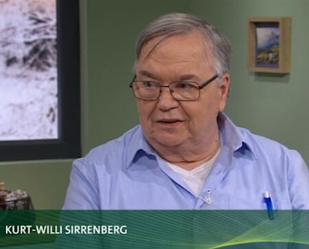In der BR-Sendung Wir in Bayern war am 4. März 2026 Kurt-Willi Sirrenberg vom Betroffenenbeirat Bayern zu Gast. Offen sprach er über seine persönlichen Erfahrungen mit Glücksspielsucht und die Herausforderungen auf dem Weg aus der Abhängigkeit. Gemeinsam mit der Psychotherapeutin Birgit Salewski erklärte er, wie man Anzeichen einer Sucht erkennen kann und welche Schritte helfen, wieder ein selbstbestimmtes Leben zu führen. Der Beitrag ist in der ARD Mediathek abrufbar.
