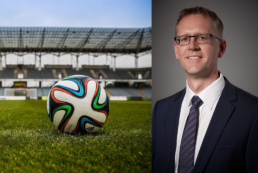 Das Bild zeigt links einen Fußball auf einem leeren Platz und rechts Konrad Landgraf